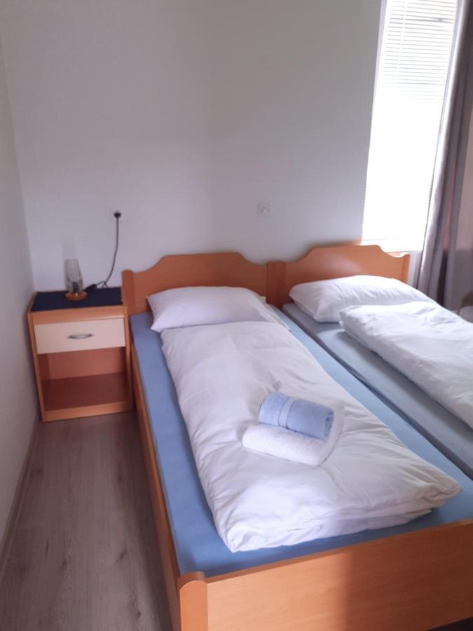 Guesthouse Osvald Zirovnica Exteriér fotografie